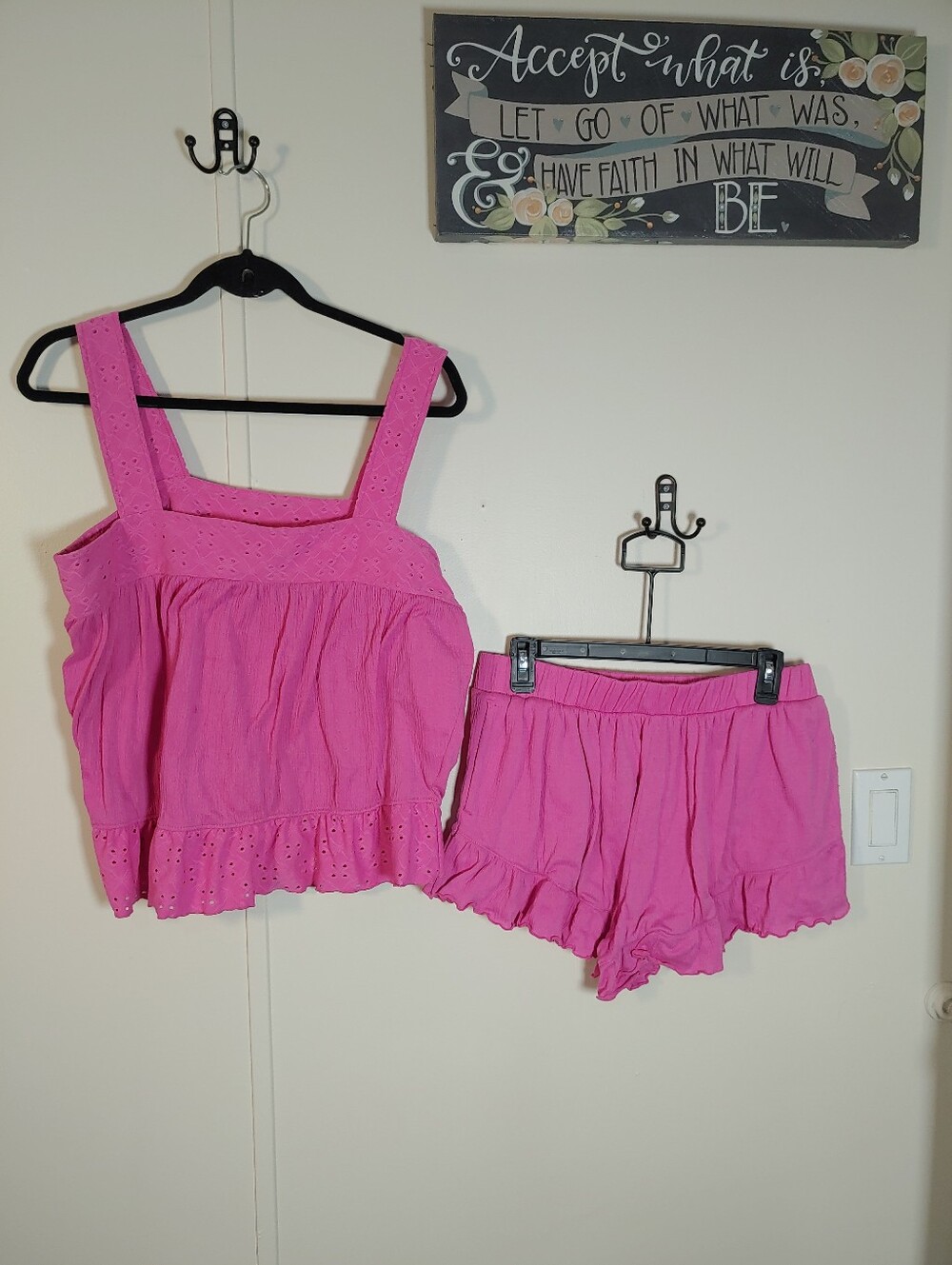 Secret Treasures medium/ Large Pink Eyelet Lace Adorable Pajama Set